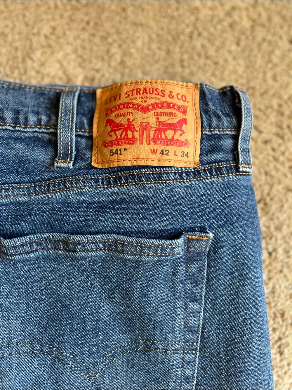 Levi's 541 Men's Straight Medium Wash Denim Jeans - Sz 42x34